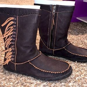 Leather UGG’S boots 👢